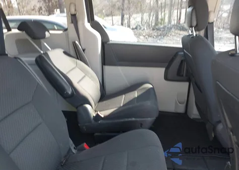 2010 Dodge Grand Caravan Hero z USA, uszkodzony, nr VIN 2D4RN3D16AR454180